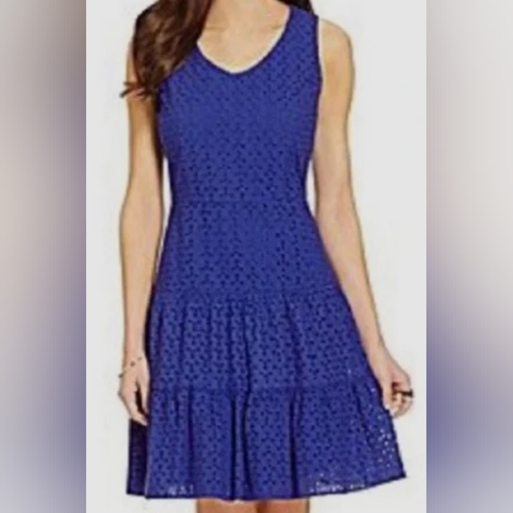 Elegant Blue Eyelet Dress - Picture 6 of 8